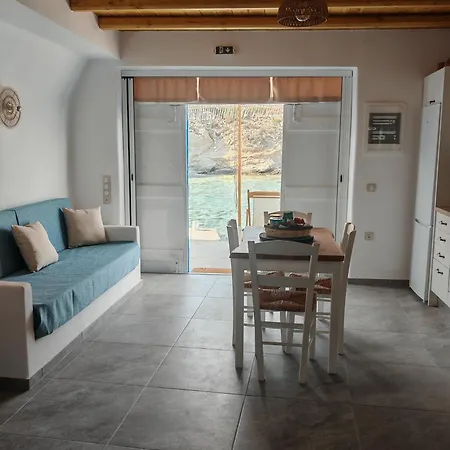Troulou House *